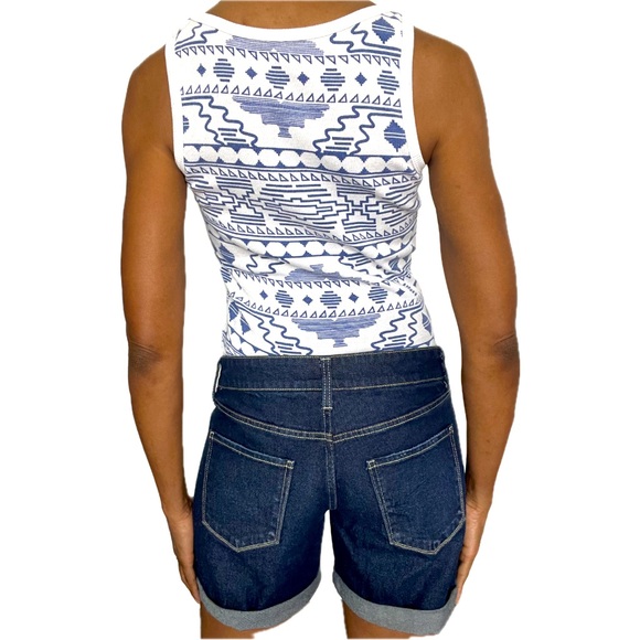 ARIZONA JEAN CO || SIZE 7 || DENIM CUFFED DISTRESSED SHORTS - Picture 10 of 10